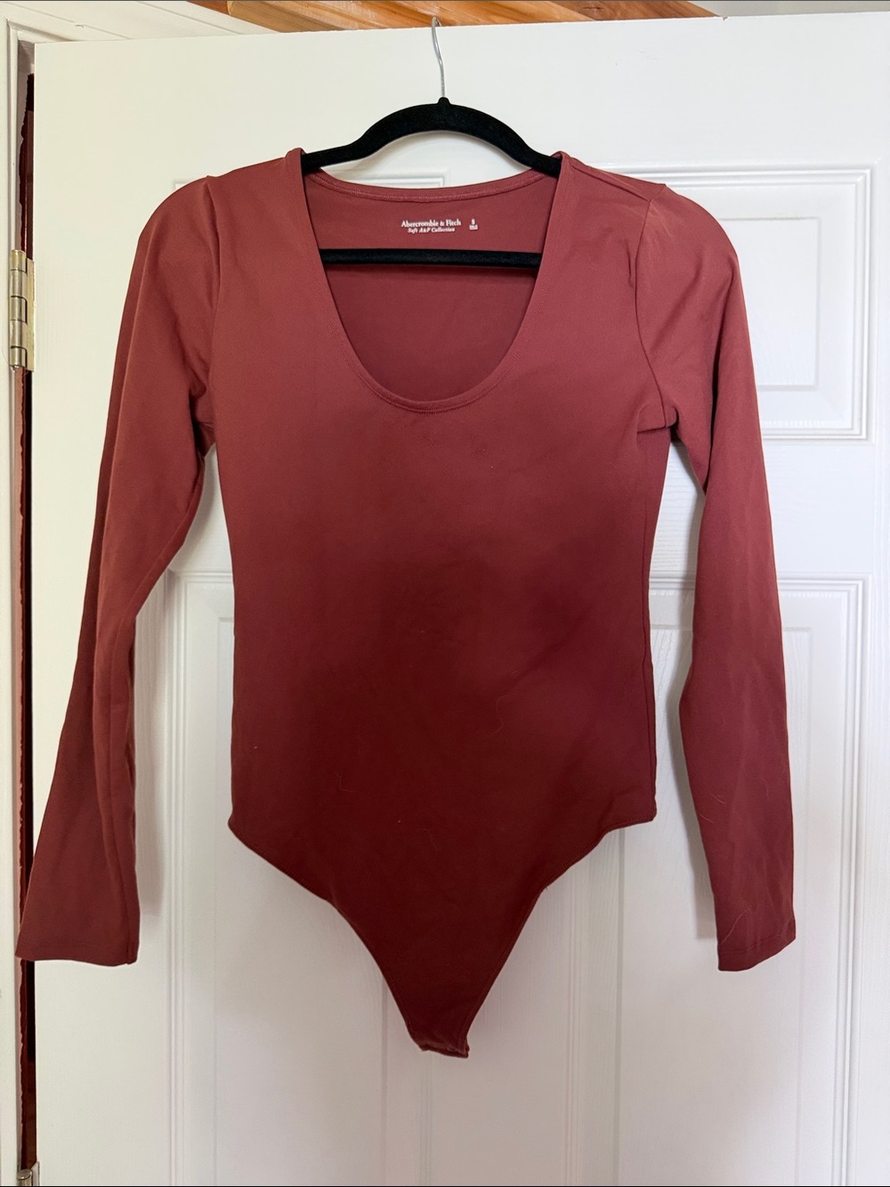 Abercrombie & Fitch Rosewood Long Sleeve Scoop Bodysuit